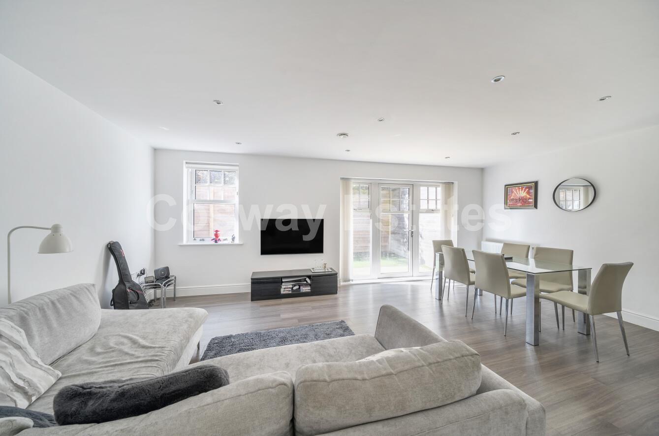 Rosebery Place, Mill Hill, NW7, London
